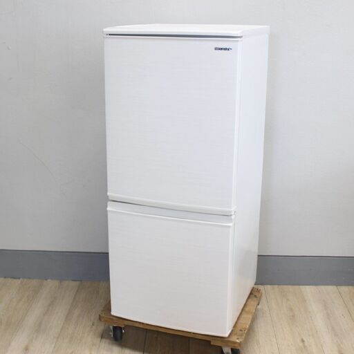 T129) SHARP 2ドア 137L 2019年製 SJ-D14E-W どっちもドア シャープ ノンフロン冷凍冷蔵庫 冷蔵庫 単身 一人暮らし 家電 キッチン