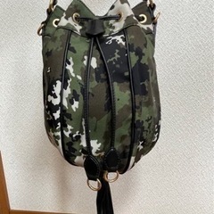 レア MIUMIU カモフラ バケツ 3WAY トップハンドル バッグ ブランド