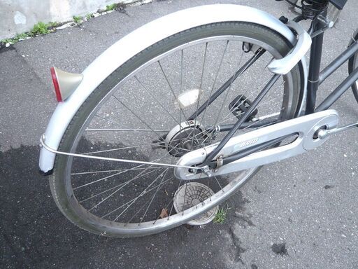 自転車 27インチ カゴ付き ブラック×シルバー系 ＬＥＤライト シティーサイクル 中古 苫小牧西店