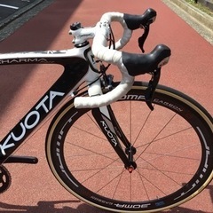 ロードバイク　クォータ・カルマ➕カーボンホイル