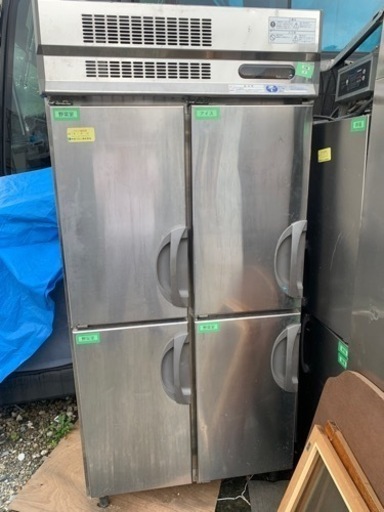 業務用縦型４ドア冷凍冷蔵庫