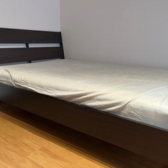IKEA TRYSIL ベッド　ベッドフレーム　ダブル　トリスィル