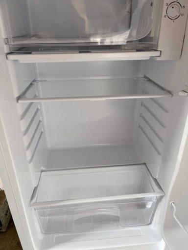 値下げ10000円説明書付きアイリスオーヤマ2019年新品同様綺麗な冷蔵庫です。75リッター
