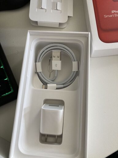 iPhone 8  64GB + バッテリーケースセット！