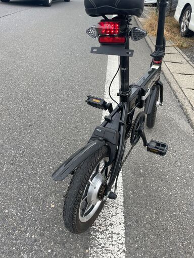 必見!!楽々の電動バイク glafit GFR-01です。専用充電器付き