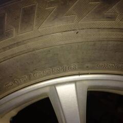 16インチアルミ。スタットレス付き