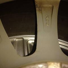 16インチアルミ。スタットレス付き