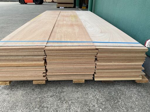 大量１５０枚!! カット合板5.5ミリ厚　1パレット 大量150枚!! カット合板5.5ミリ厚 1パレット