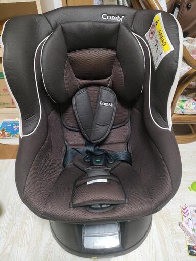 【美品】Combi　チャイルドシート　リクライニング可　360°回転式