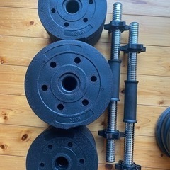 ダンベル20kx2、10kx2とトレーニング用ベンチ