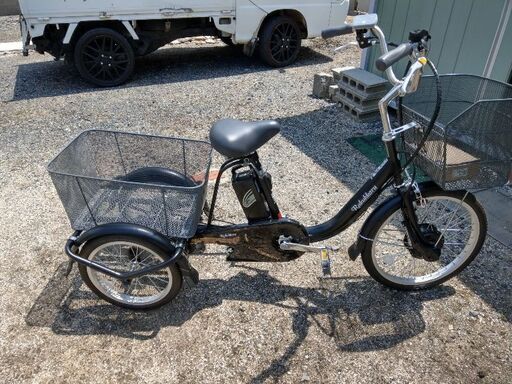 電動三輪車　ラッカル　ブラック