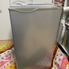 小型冷蔵庫　シャープ