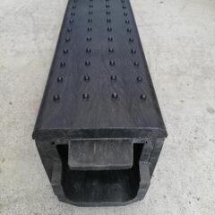 ご購入者決定済み】 m(_ _)m【中古】プラスチック製U字溝 蓋(