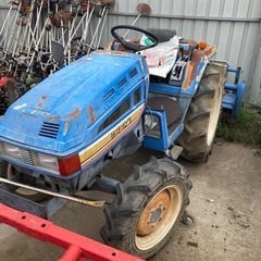 井関245トラクター