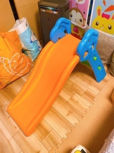 トイザらス　滑り台