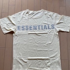 ESSENTIALSのTシャツ　特価に値下げしました。