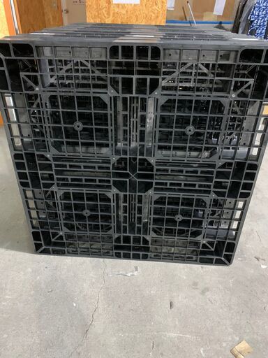 中古プラスチックパレット20枚 黒 中古プラスチックパレット20枚 黒