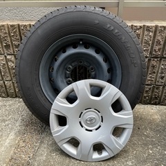 ハイエース用の純正タイヤ　ホイール　キャップ