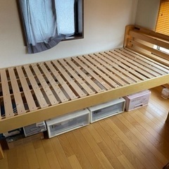 布団が干せるウッド製シングルベッド