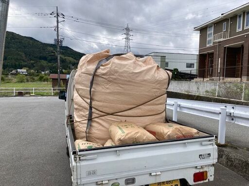 ☆早く予約しないと今年じゅうは無理かも、もみ殻大量持ってって～（条件あり）ただし軽トラお持ちの方と最初だけ専用袋（3000円）購入者のみ  (1208郷) 富士山のその他の中古あげます・譲ります｜ジモティーで不用品の処分