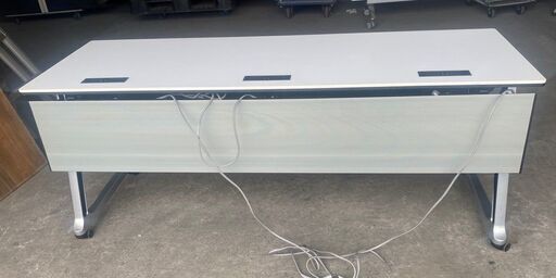 在庫6台有　オカムラ　1800×600　H:720　折り畳み式　スタックテーブル