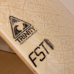 ファイヤーワイヤー　サーフボード　フィン付き