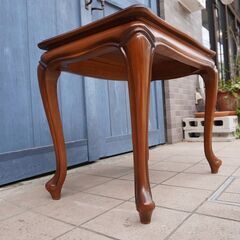 maruni(マルニ)よりマキシマムシリーズのサイドテーブルです！ロココ