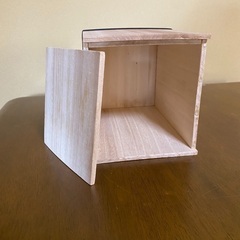 小さい木箱