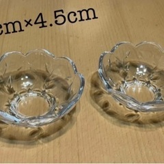 透明なガラスの皿 2枚セット