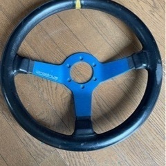 ステアリング売れました。