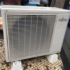 富士通　エアコン　2.2kw 配管付き　2014年