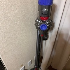 ダイソン Dyson V8 Fluffy スタンド付