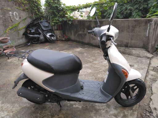 スズキレッツ4 CA45A 黄色 インジェクションの初心者でも扱いやすい