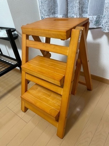 インテリア　折りたたみ木製脚立