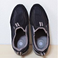 【取引中】女性用運動靴　黒　23.5cm