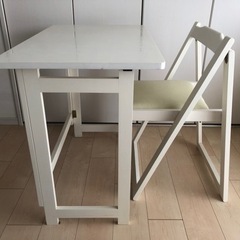 【譲ります！】折り畳みテーブル&椅子