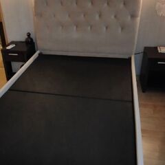 Francfranc セミダブルベッドフレームお売りします。