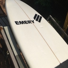 【受付終了】エメリー 5’8 サーフボード  26リッター