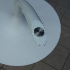 イタリアのCalligaris(カリガリス)社のACACIA(アカシア)ダイニングテーブルです。ガラスの透明感と天然木のようなスマートな脚が魅力のラウンドテーブル。モダンなお部屋や北欧スタイルなどに。CG134