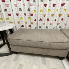 外国製）ソファー【オットマン付】、テーブル