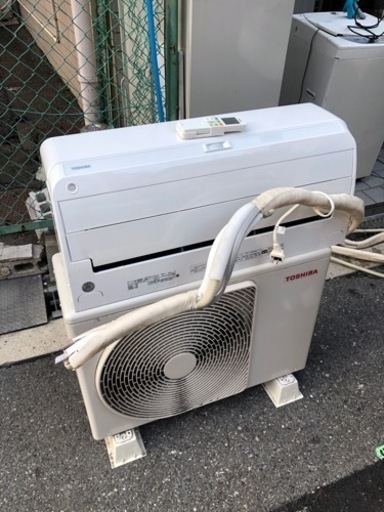 3か月保証美品２０１９東芝　１４畳１６畳 自動掃除保証付き大阪市内配達取り付け無料