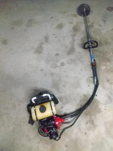 背負式草刈り機　刈払機　シングウ