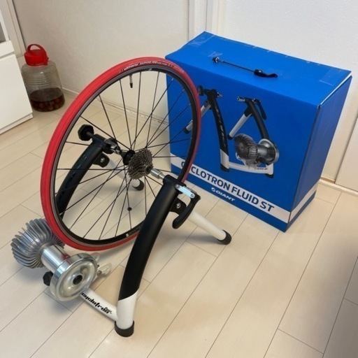 アクセサリー GIANT CYCLOTRON FLUID ST ローラー台/サイクルトレーナーで室内フィットネス！！「FLUID