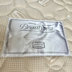 SIMMONSホテル級ダブルベッド　ライト、コンセント付