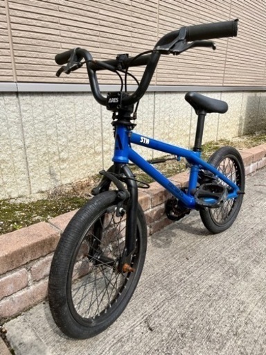 こどもBMX アーレスバイク 16インチ+肘膝パッド付き こどもBMX アーレスバイク 16インチ+肘膝パッド付き