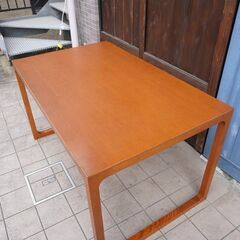 IDEE(イデー)のMALUH(マル―) ホワイトアッシュ材 ダイニングテーブル