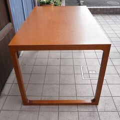 IDEE(イデー)のMALUH(マル―) ホワイトアッシュ材 ダイニングテーブル