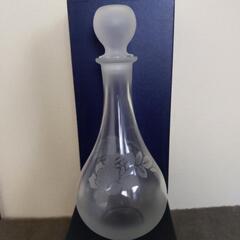 【お話中です】デキャンタ　ガラス彫刻　瓶　２本
