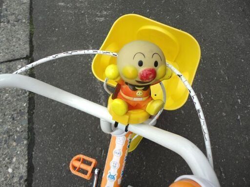 札幌白石区 ② 12インチ アンパンマン 舵取り棒付き 補助輪付き 自転車 