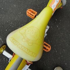 札幌白石区 ② 12インチ アンパンマン 舵取り棒付き 補助輪付き